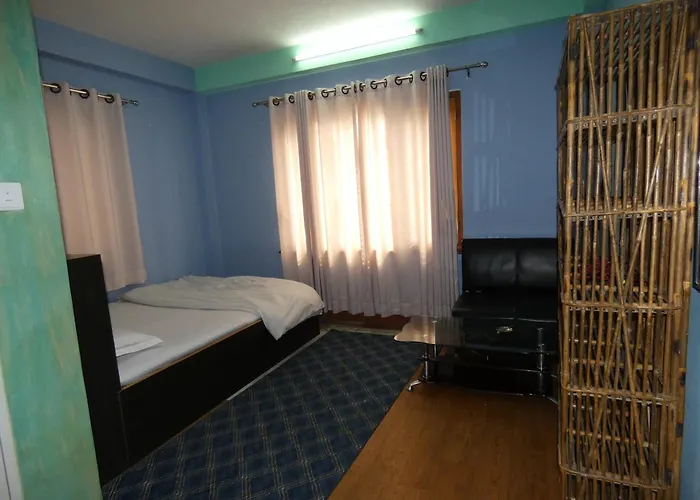 Sara's Backpackers