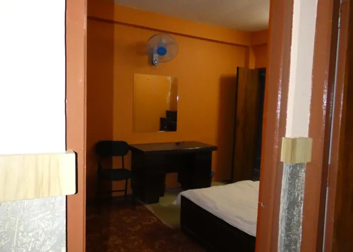 Sara's Backpackers Ostello Kathmandu